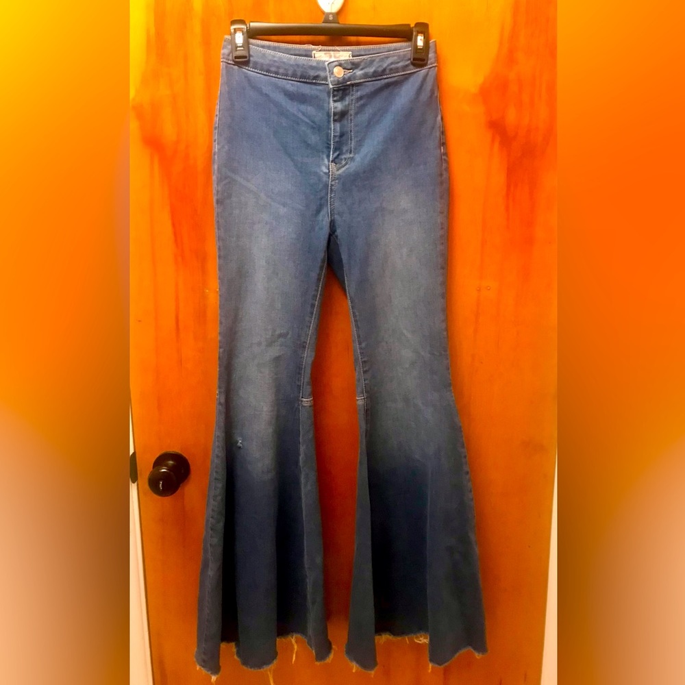 We the Free People 'Just Float On' Wide Flare Raw Distressed High Rise Jeans 25 - Picture 3 of 10
